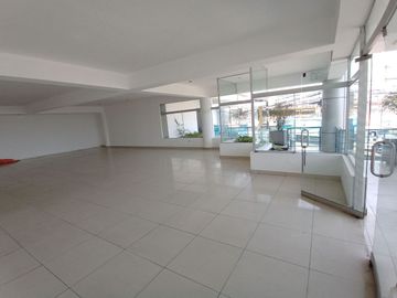 OFICINA EN ALQUILER DE 243 m2 CERCA AL PUENTE SANTA ANITA