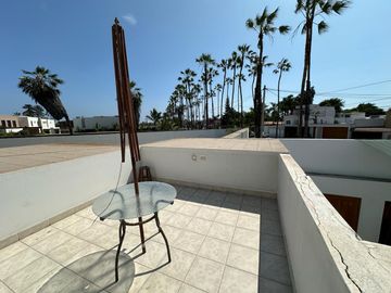 Funcional casa en condominio de 2 casas con ingreso/salida independiente 🏡💛