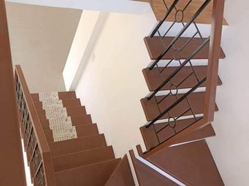 5 Bedrooms House and Lot in Subic, Zambales