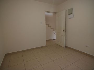 LINDA CASA EN VENTA –O - ALQUILER- URB. SAN ISIDRO - PIURA