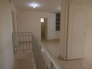 LINDA CASA EN VENTA –O - ALQUILER- URB. SAN ISIDRO - PIURA