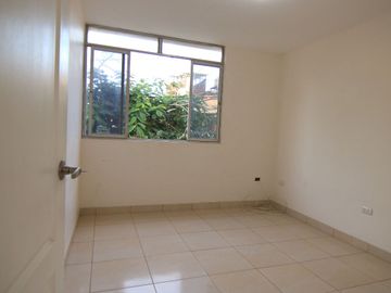 LINDA CASA EN VENTA –O - ALQUILER- URB. SAN ISIDRO - PIURA