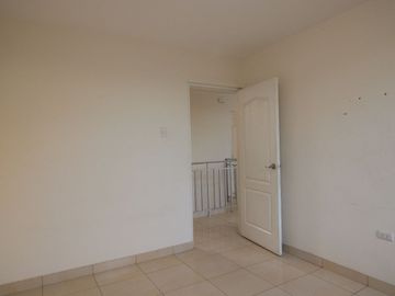 LINDA CASA EN VENTA –O - ALQUILER- URB. SAN ISIDRO - PIURA
