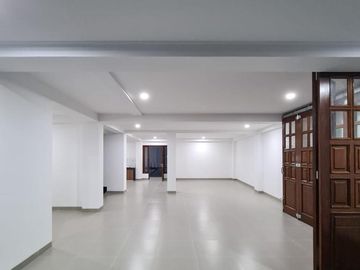 Rumah 3 Lantai Mewah Swimpool di Cipadu Larangan 12393-RN 0811111----