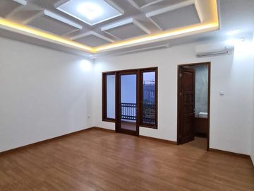 Rumah 3 Lantai Mewah Swimpool di Cipadu Larangan 12393-RN 0811111----