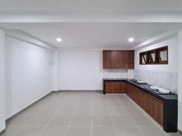 Rumah 3 Lantai Mewah Swimpool di Cipadu Larangan 12393-RN 0811111----