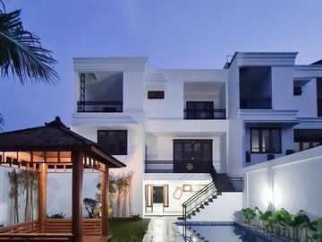 Rumah 3 Lantai Mewah Swimpool di Cipadu Larangan 12393-RN 0811111----