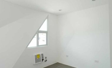 BATULAOV1B12XX: For Sale Semi Furnished 2BR Town House in Batulao Artscapes Commune