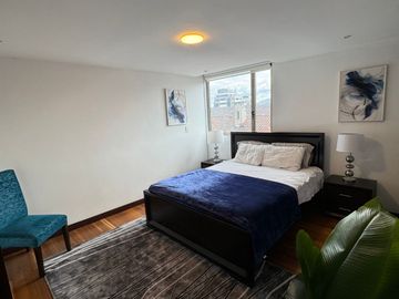 EN VENTA LUJOSO DEPARTAMENTO GRANDE Y CENTRICO, CON 3 HABITACIONES Y 2 TERRAZAS PRIVADAS, CUENCA, ECUADOR.