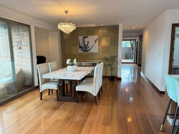EN VENTA LUJOSO DEPARTAMENTO GRANDE Y CENTRICO, CON 3 HABITACIONES Y 2 TERRAZAS PRIVADAS, CUENCA, ECUADOR.