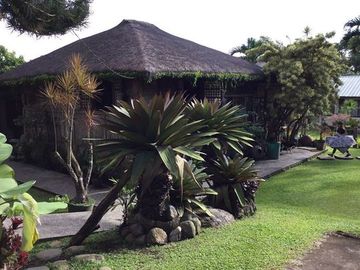 House and Lot/Event's Place For Sale at Tagaytay City, Cavite