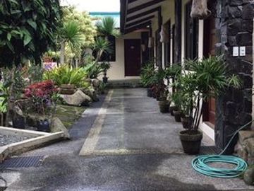 House and Lot/Event's Place For Sale at Tagaytay City, Cavite