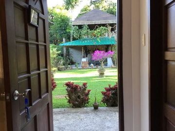 House and Lot/Event's Place For Sale at Tagaytay City, Cavite