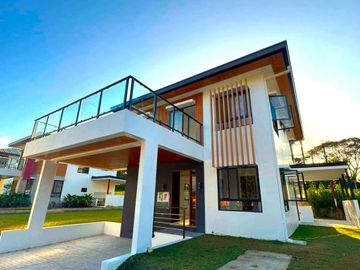 Luxury Living Made Affordable! Pre-selling 4-Bedroom House for sale in Alabang Muntinlupa near EVIA Lifestyle Center
