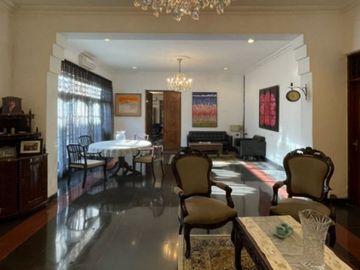 RUMAH at Jl KI MANGUNSARKORO, MENTENG