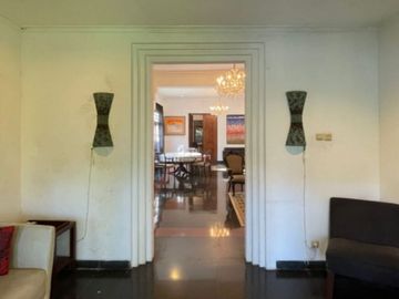 RUMAH at Jl KI MANGUNSARKORO, MENTENG