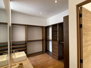 Increíble casa en Lomas de Chapultepec, 4 recamaras y 4.5 baños.