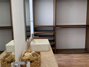 Increíble casa en Lomas de Chapultepec, 4 recamaras y 4.5 baños.
