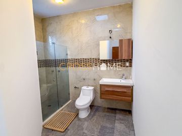 Oportunidad Casa Venta en Juriquilla con Alberca Propia