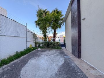 Oportunidad Casa Venta en Juriquilla con Alberca Propia
