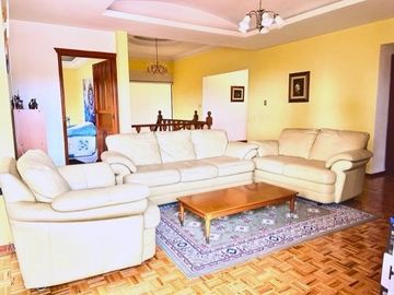 VENTA DE EXCELENTE RESIDENCIA EN HACIENDA VALLESCONDIDO CON ENORME JARDIN