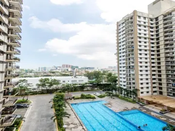 Condominium for sale in Fort Palm Spring in Brgy. Fort Bonifacio, Taguig City W/Parking Area