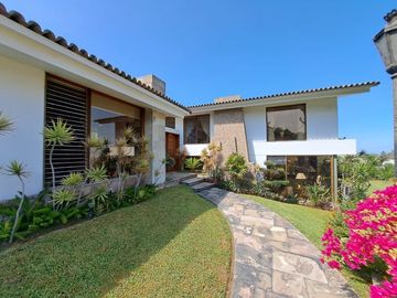 Casa en Casuarinas con vista panoramica