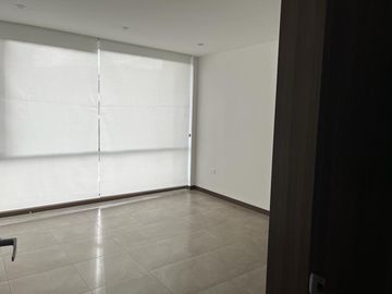DEPARTAMENTO en VENTA 3 DORMITORIOS SEGUNDO PISO SECTOR COLEGIO ALEMAN