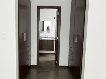 DEPARTAMENTO en VENTA 3 DORMITORIOS SEGUNDO PISO SECTOR COLEGIO ALEMAN