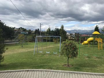 DEPARTAMENTO en VENTA 3 DORMITORIOS SEGUNDO PISO SECTOR COLEGIO ALEMAN