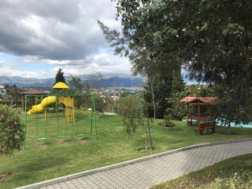DEPARTAMENTO en VENTA 3 DORMITORIOS SEGUNDO PISO SECTOR COLEGIO ALEMAN