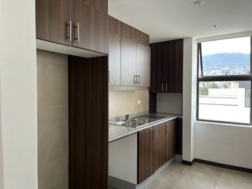 DEPARTAMENTO en VENTA 3 DORMITORIOS SEGUNDO PISO SECTOR COLEGIO ALEMAN