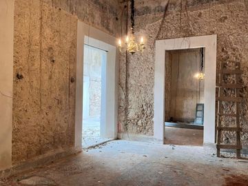 Casa grande en esquina en venta centro de Merida.