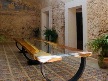 Casa grande en esquina en venta centro de Merida.