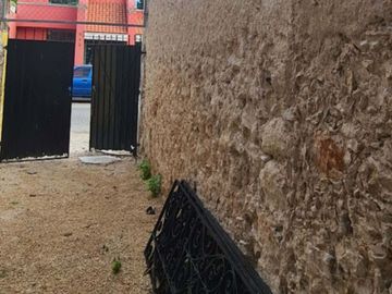 Casa grande en esquina en venta centro de Merida.