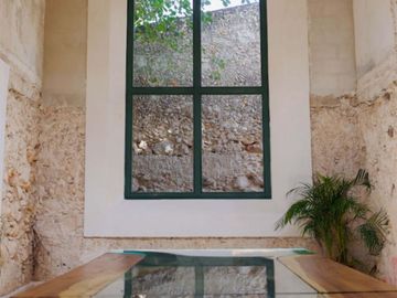 Casa grande en esquina en venta centro de Merida.