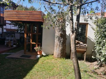 CASA ESTILO RUSTICO 200 METROS 3 HABITACIONES SECTOR EMBAJADA USA