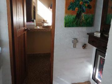 CASA ESTILO RUSTICO 200 METROS 3 HABITACIONES SECTOR EMBAJADA USA