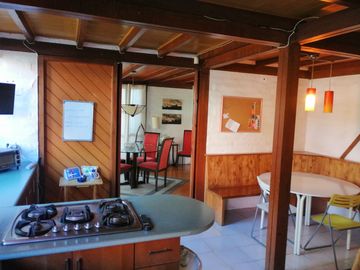 CASA ESTILO RUSTICO 200 METROS 3 HABITACIONES SECTOR EMBAJADA USA