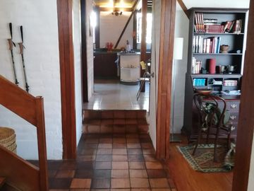 CASA ESTILO RUSTICO 200 METROS 3 HABITACIONES SECTOR EMBAJADA USA