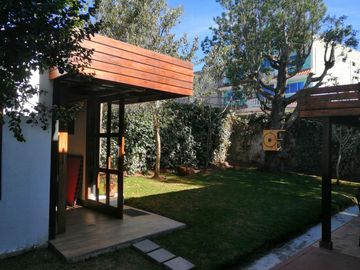 CASA ESTILO RUSTICO 200 METROS 3 HABITACIONES SECTOR EMBAJADA USA