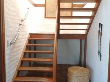CASA ESTILO RUSTICO 200 METROS 3 HABITACIONES SECTOR EMBAJADA USA