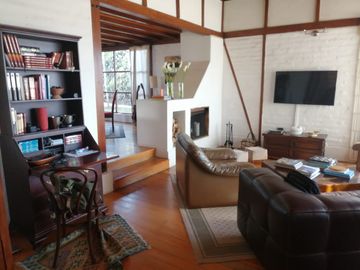 CASA ESTILO RUSTICO 200 METROS 3 HABITACIONES SECTOR EMBAJADA USA