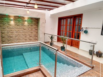 CASA HERMOSA CON PISCINA Y JACUZZI  EN IBARRA