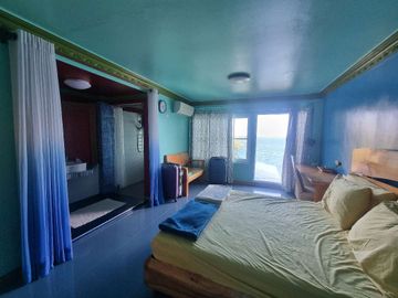 Luxurious 5-Storey Beach House in Catmon with Spectacular Ocean Views