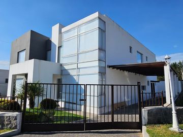 Casa en venta en Tumbaco sector Hilacril