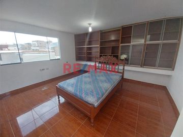 Hermosa Casa Urb. Los Pinos. Chimbote ID 1089416