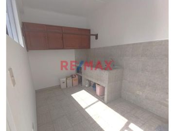 Hermosa Casa Urb. Los Pinos. Chimbote ID 1089416