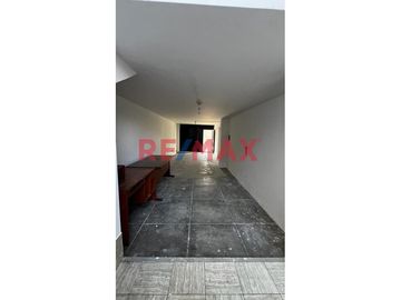 Hermosa Casa Urb. Los Pinos. Chimbote ID 1089416
