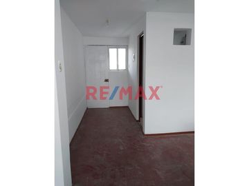 Hermosa Casa Urb. Los Pinos. Chimbote ID 1089416